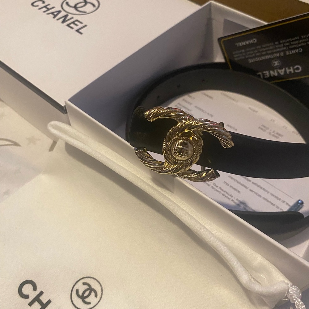 CHANEL Black Leather Belt Gold CHANEL Logo Buckle - Picture 3 of 12